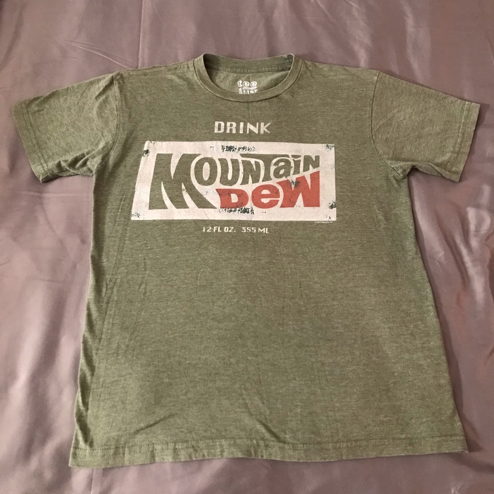 Vintage Looking Men’s Mountain Dew T-Shirt Size M